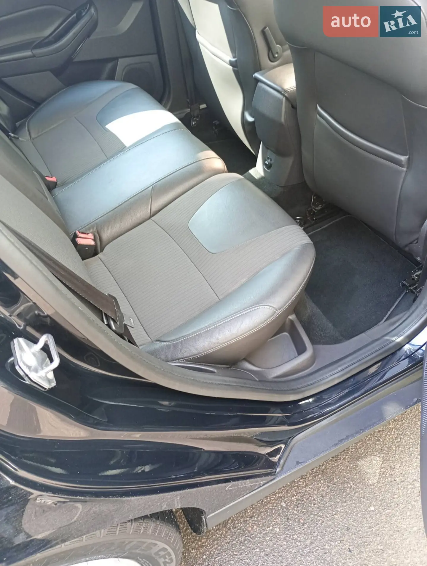 2011 Ford Focus - мініатюра 9