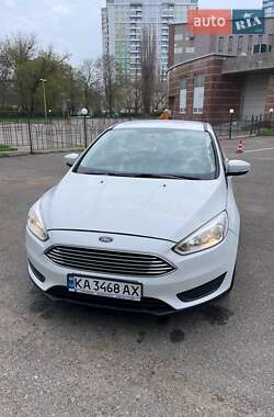 Хэтчбек Ford Focus 2015 в 