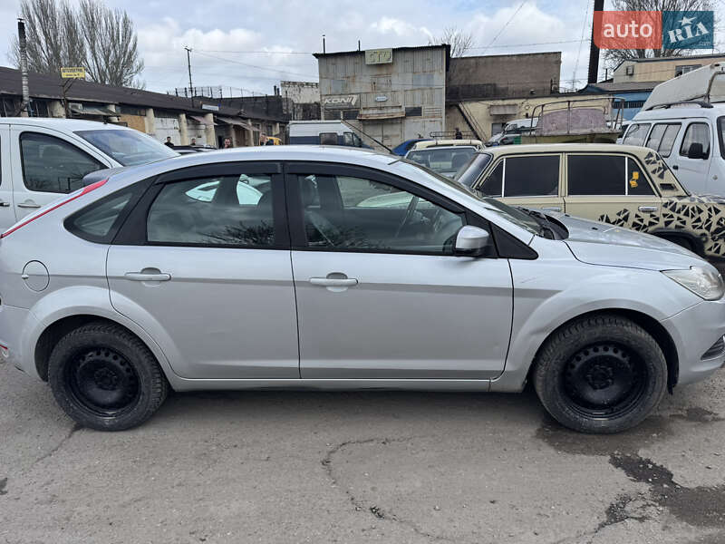 Хэтчбек Ford Focus 2010 в Запорожье фото 2 Хэтчбек Ford Focus 2010 в Запорожье