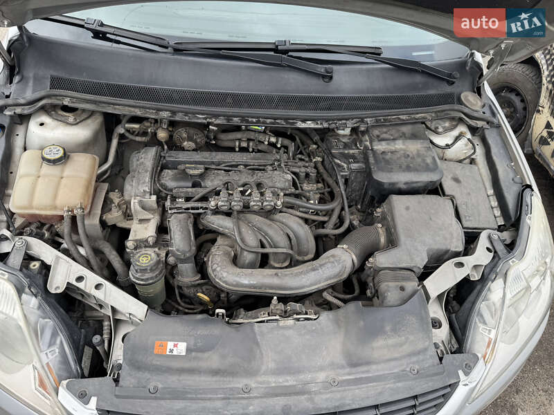 Хэтчбек Ford Focus 2010 в Запорожье фото 11 Хэтчбек Ford Focus 2010 в Запорожье