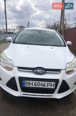 Хэтчбек Ford Focus 2012 в 