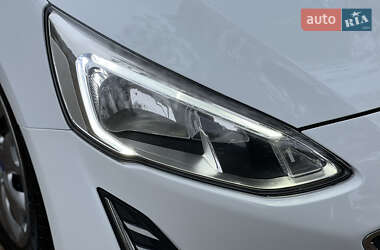 Хэтчбек Ford Focus 2019 в 