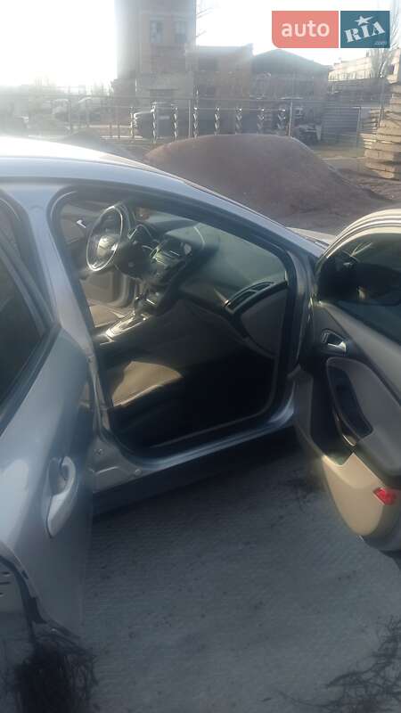 Седан Ford Focus 2017 в Краснограде