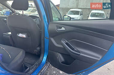 Седан Ford Focus 2015 в 