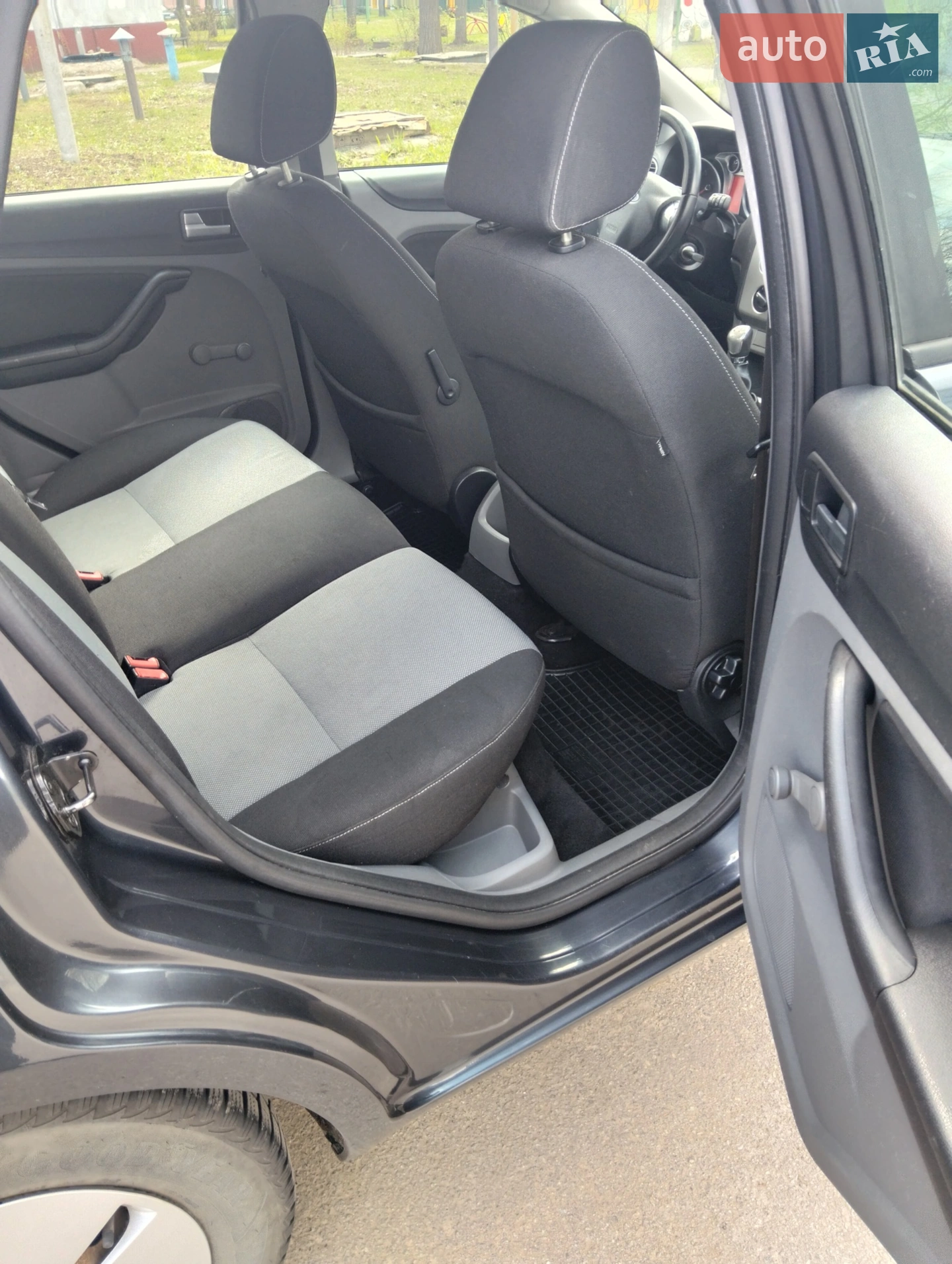 2010 Ford Focus - мініатюра 11