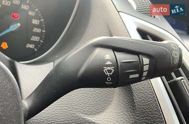 Хэтчбек Ford Focus 2012 в 