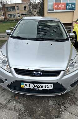 Хэтчбек Ford Focus 2011 в 