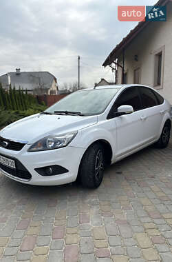 Хэтчбек Ford Focus 2010 в 