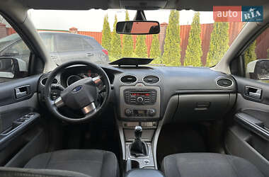 Хэтчбек Ford Focus 2010 в 
