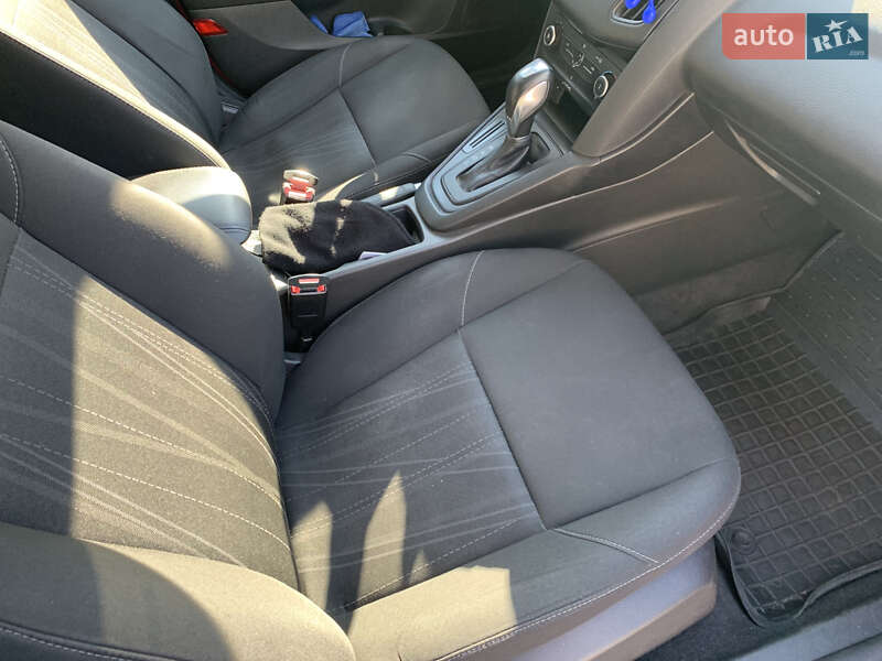 Седан Ford Focus 2015 в Сумах