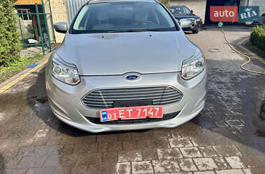 Хэтчбек Ford Focus 2014 в 