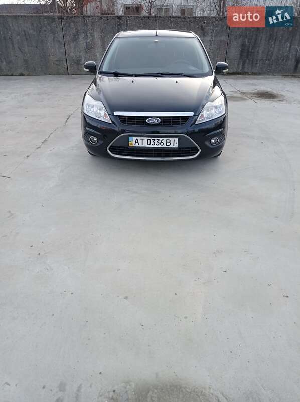 Хэтчбек Ford Focus 2011 в Брошневе-Осаде