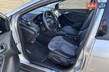 Седан Ford Focus 2015 в 