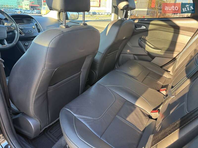 Хэтчбек Ford Focus 2015 в Киеве