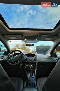 Седан Ford Focus 2015 в 