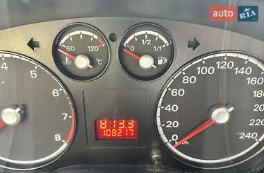 Хэтчбек Ford Focus 2011 в 