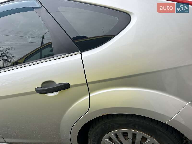 Хэтчбек Ford Focus 2011 в Броварах