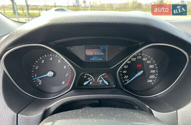 Хэтчбек Ford Focus 2013 в 