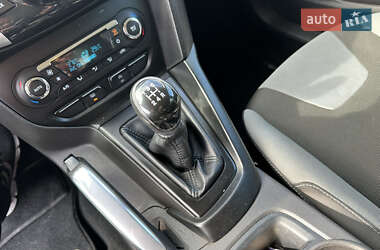 Хэтчбек Ford Focus 2013 в 