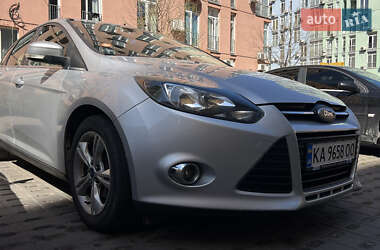 Хэтчбек Ford Focus 2013 в 