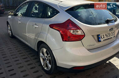 Хэтчбек Ford Focus 2013 в 