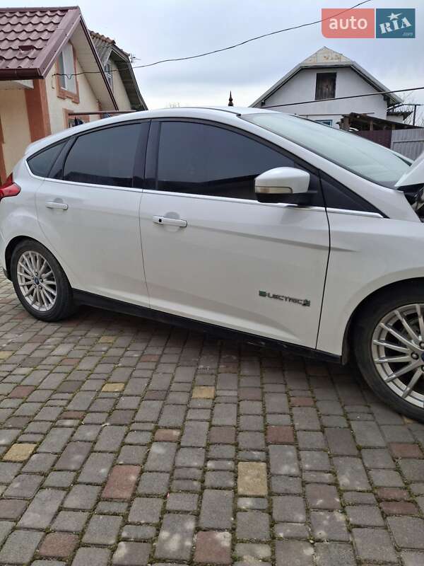 Хетчбек Ford Focus 2012 в Тернополі