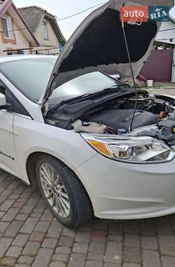 Хетчбек Ford Focus 2012 в 
