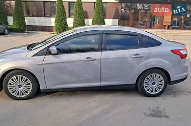 Седан Ford Focus 2014 в 