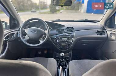 Хэтчбек Ford Focus 2004 в 