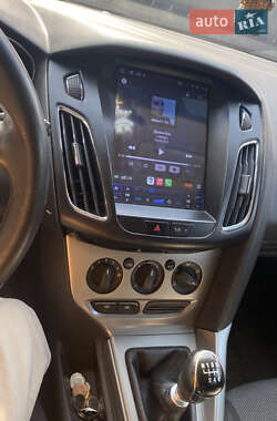 Хэтчбек Ford Focus 2014 в 