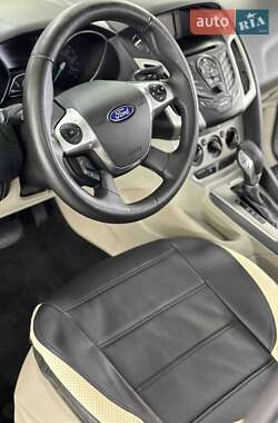 Седан Ford Focus 2014 в 
