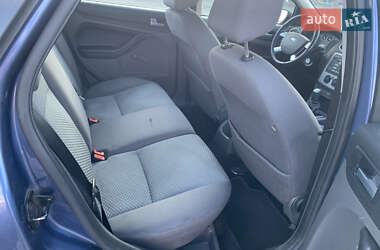 Хетчбек Ford Focus 2005 в 