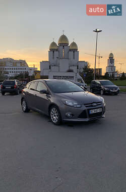 Хэтчбек Ford Focus 2011 в 