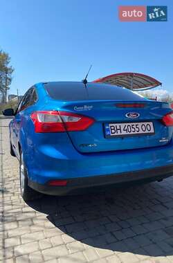 Седан Ford Focus 2012 в 