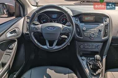 Хэтчбек Ford Focus 2016 в 
