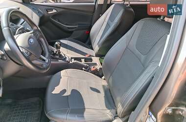 Хэтчбек Ford Focus 2016 в 