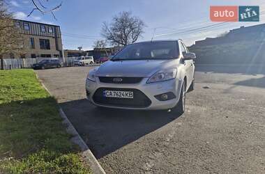 Хэтчбек Ford Focus 2010 в 