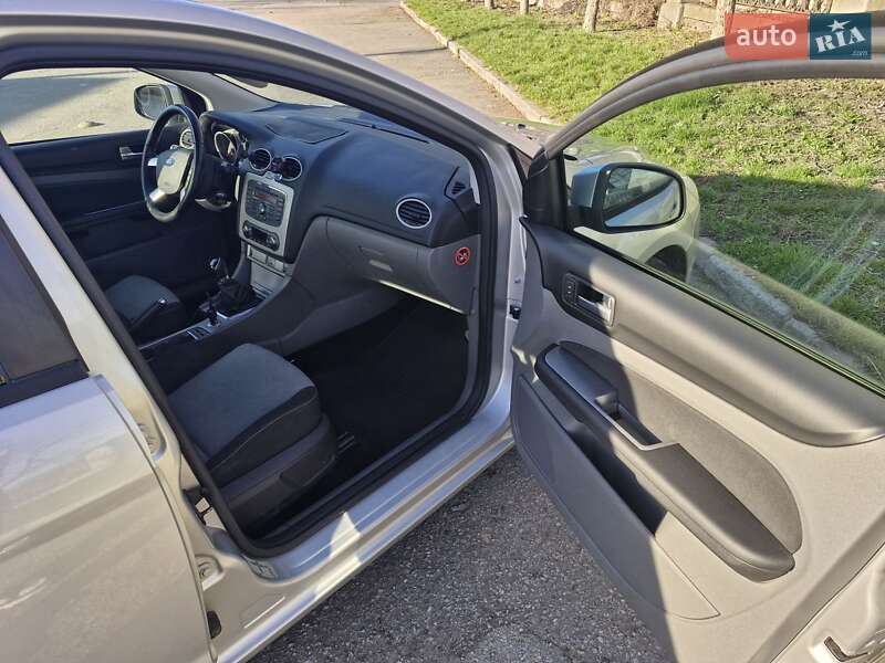 Хэтчбек Ford Focus 2010 в Голованевске