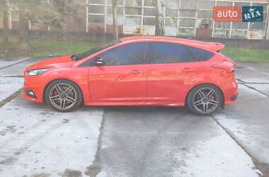 Хэтчбек Ford Focus 2016 в 