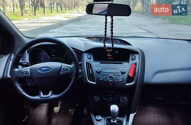 Хэтчбек Ford Focus 2016 в 