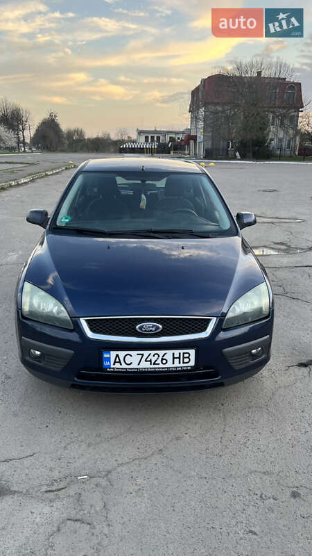 Хэтчбек Ford Focus 2005 в 