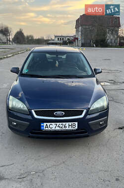 Хэтчбек Ford Focus 2005 в 