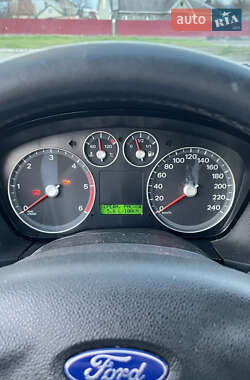 Хэтчбек Ford Focus 2005 в 