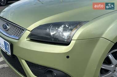 Седан Ford Focus 2005 в 