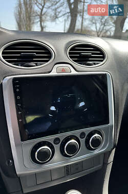 Универсал Ford Focus 2010 в 