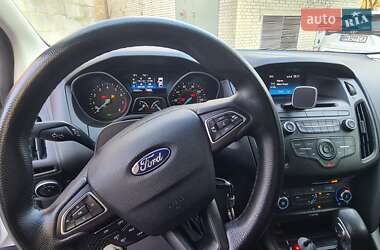 Хэтчбек Ford Focus 2017 в 