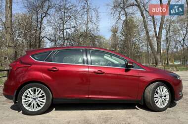 Хетчбек Ford Focus 2016 в 