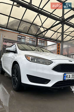 Хэтчбек Ford Focus 2015 в 
