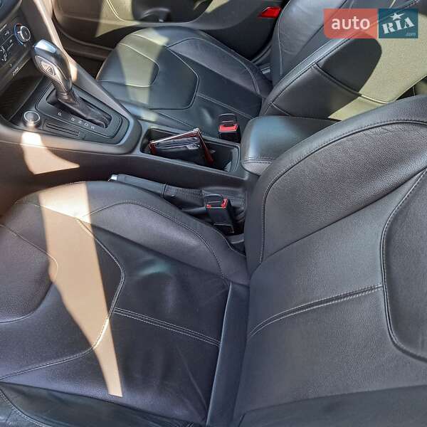 Седан Ford Focus 2015 в Смеле