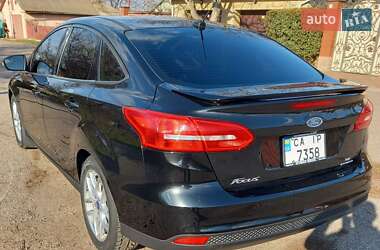 Седан Ford Focus 2015 в 